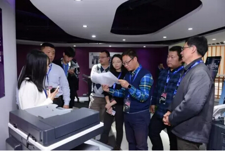 媒體嘉賓現(xiàn)場體驗柯尼卡美能達新品特色-科頤辦公 媒體嘉賓現(xiàn)場體驗柯尼卡美能達新品特色-科頤辦公